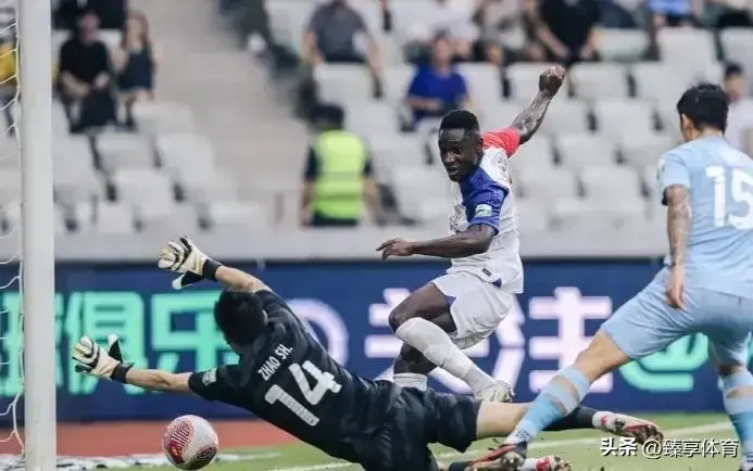 14轮中超积分榜：申花领跑，海港、蓉城连胜紧追不舍，深圳垫底