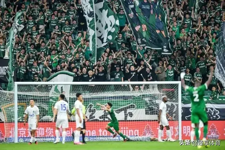 14轮中超积分榜：申花领跑，海港、蓉城连胜紧追不舍，深圳垫底