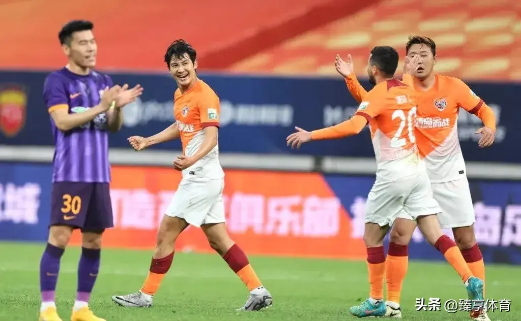 14轮中超积分榜：申花领跑，海港、蓉城连胜紧追不舍，深圳垫底