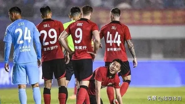 14轮中超积分榜：申花领跑，海港、蓉城连胜紧追不舍，深圳垫底