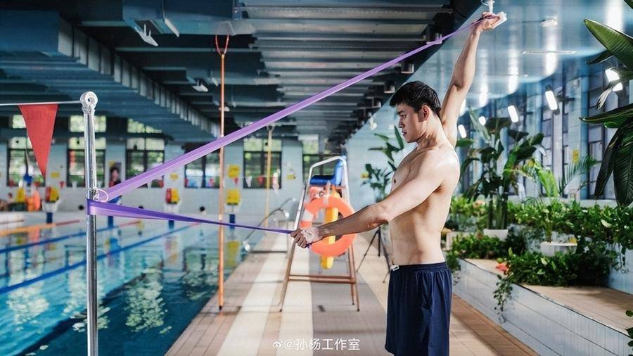 51个月禁赛期执行完毕，孙杨，解禁！工作室晒出训练照：超越自我，泳者无畏