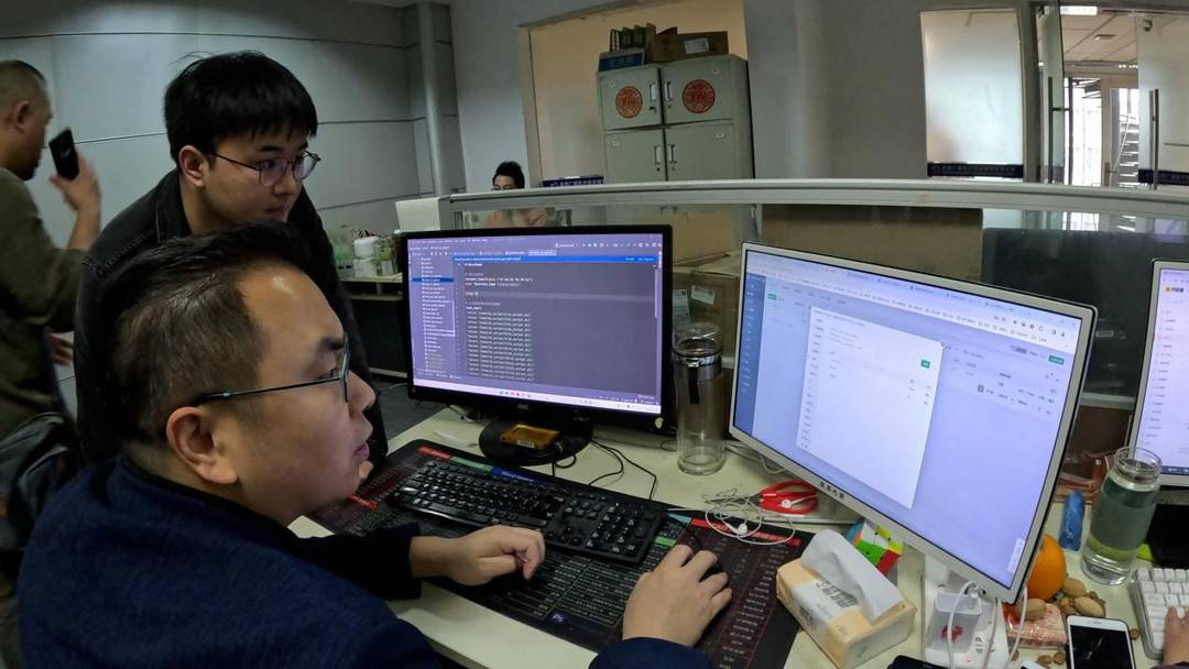 自制外挂软件抢了7000余次华西医院专家号！成都打掉两个“电子黄牛”团伙