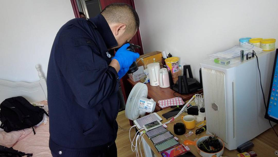 自制外挂软件抢了7000余次华西医院专家号！成都打掉两个“电子黄牛”团伙