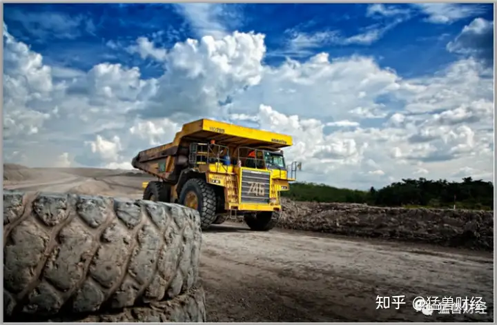 在全球铝需求强劲的情况下，美国铝业的股价有很大上涨空间