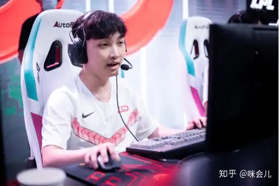LGD麦克疯xiye大骂mark“终于像人了”脸都红了，网友：“Rooike要这样，IG都两连冠了”