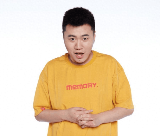 霸哥激动爆粗喊话宝蓝Ning王：说我开挂的能不能道歉！