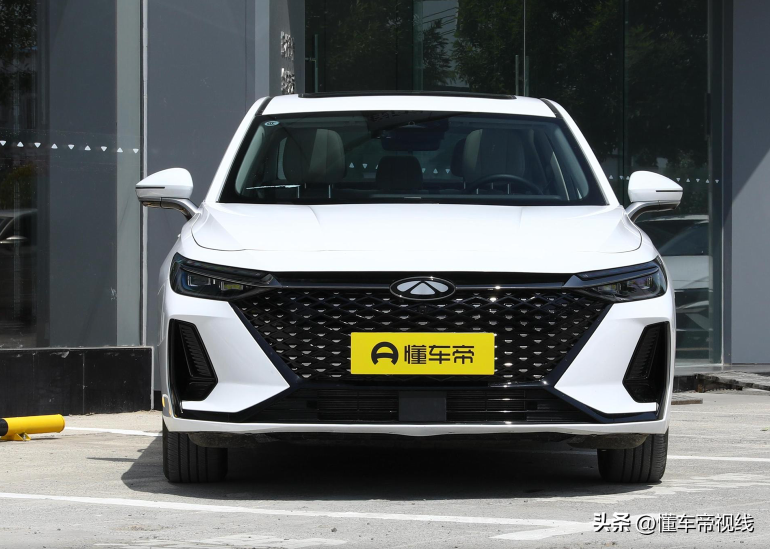 新车 | 售10.99万元起，奇瑞风云A8远航版到店实拍，吉利银河L6同级