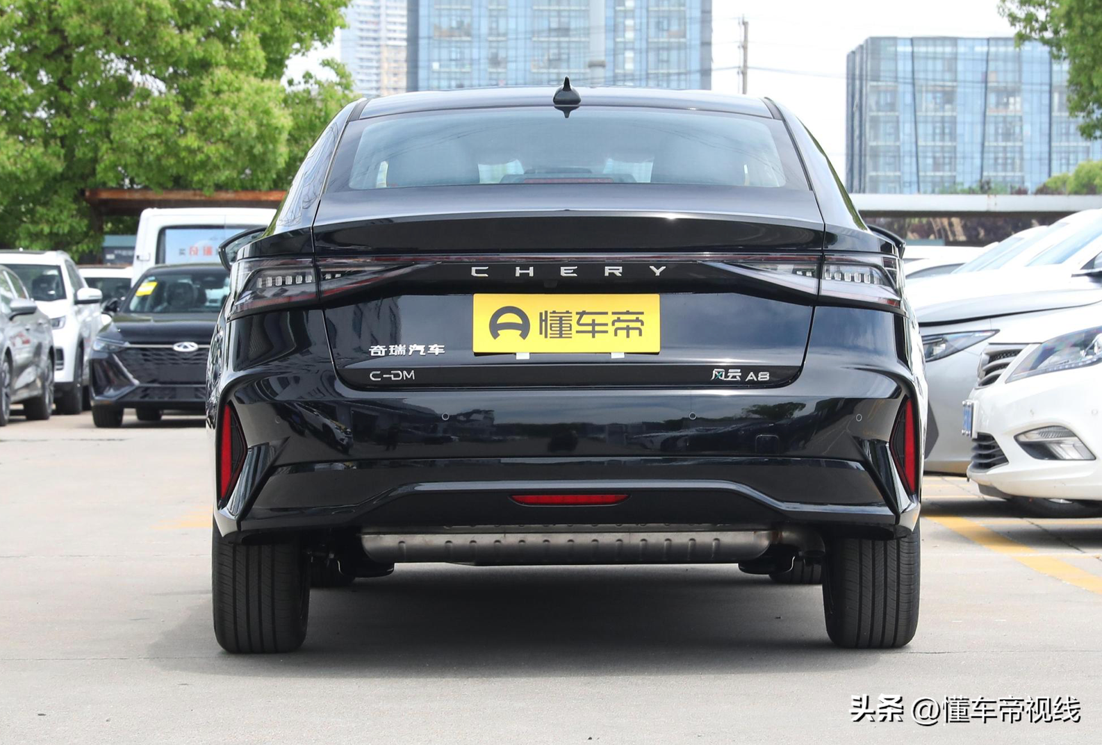 新车 | 售10.99万元起，奇瑞风云A8远航版到店实拍，吉利银河L6同级