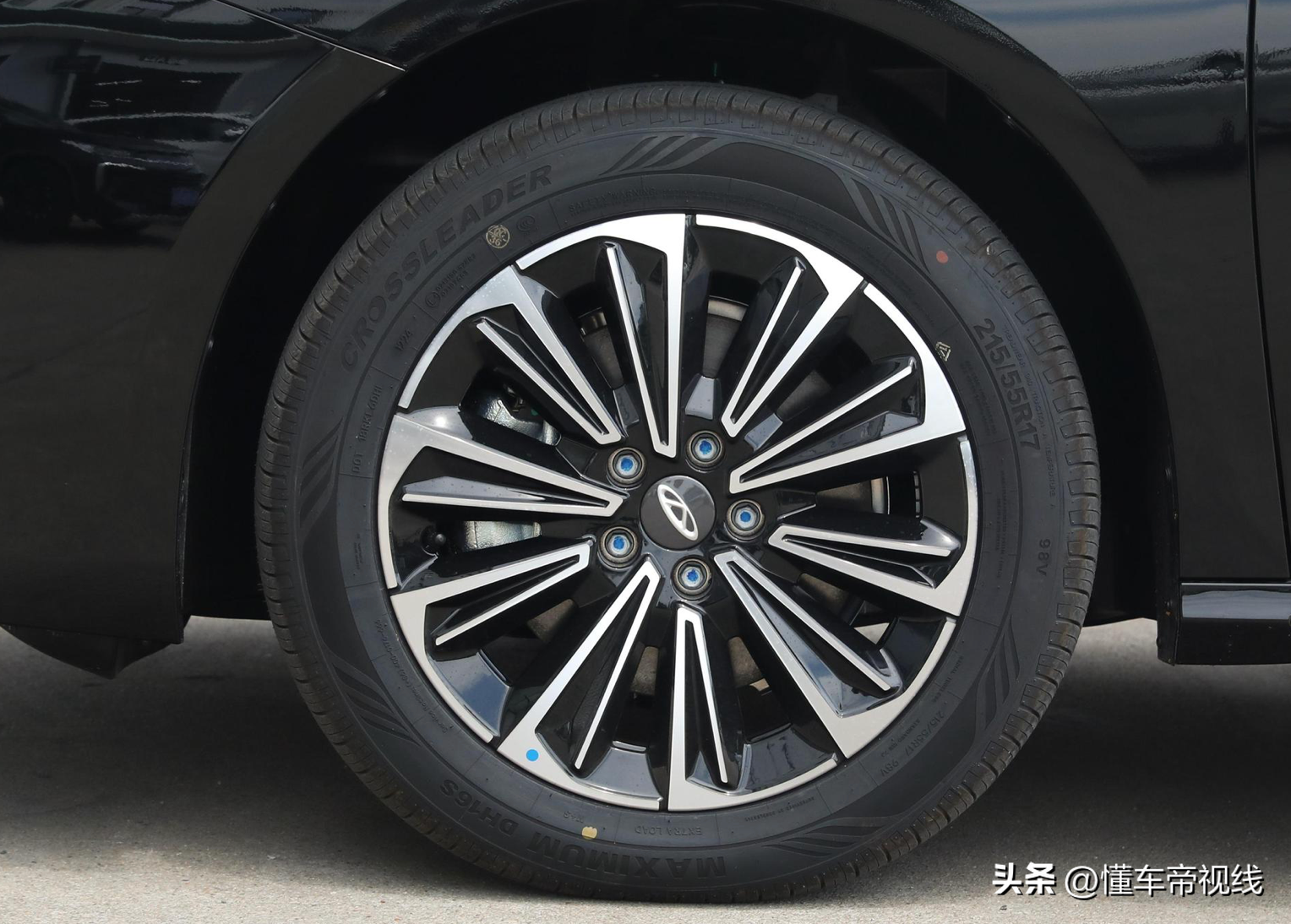 新车 | 售10.99万元起，奇瑞风云A8远航版到店实拍，吉利银河L6同级