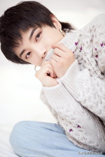 震惊，歌迷自称看了华晨宇演唱会肾结石被震碎排出，原因解释不清