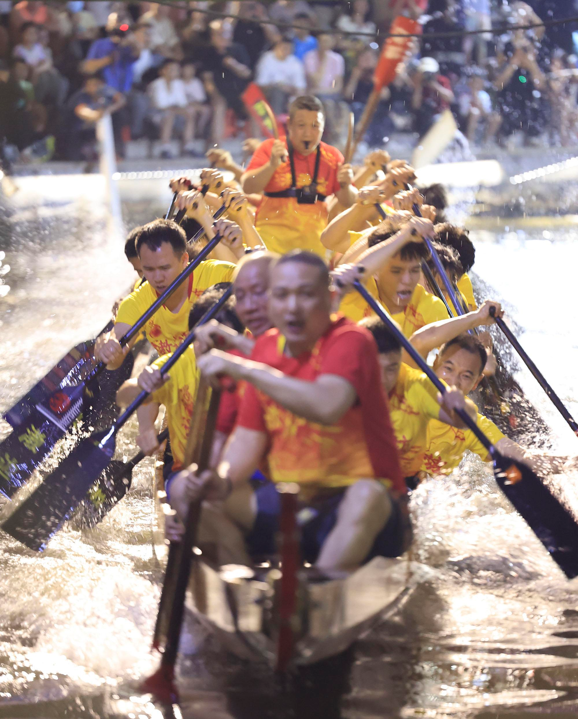 图集丨叠滘龙船漂移大赛：赛前训练热血精彩瞬间
