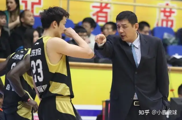 正式告别山东男篮！曝巩晓彬意外下课，丁彦雨航或成导火索