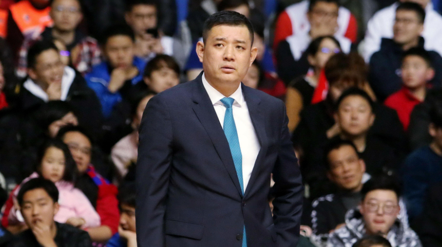 晴天霹雳！球迷疯传巩晓彬醉驾被抓，山东记者深夜发文暗示是真的