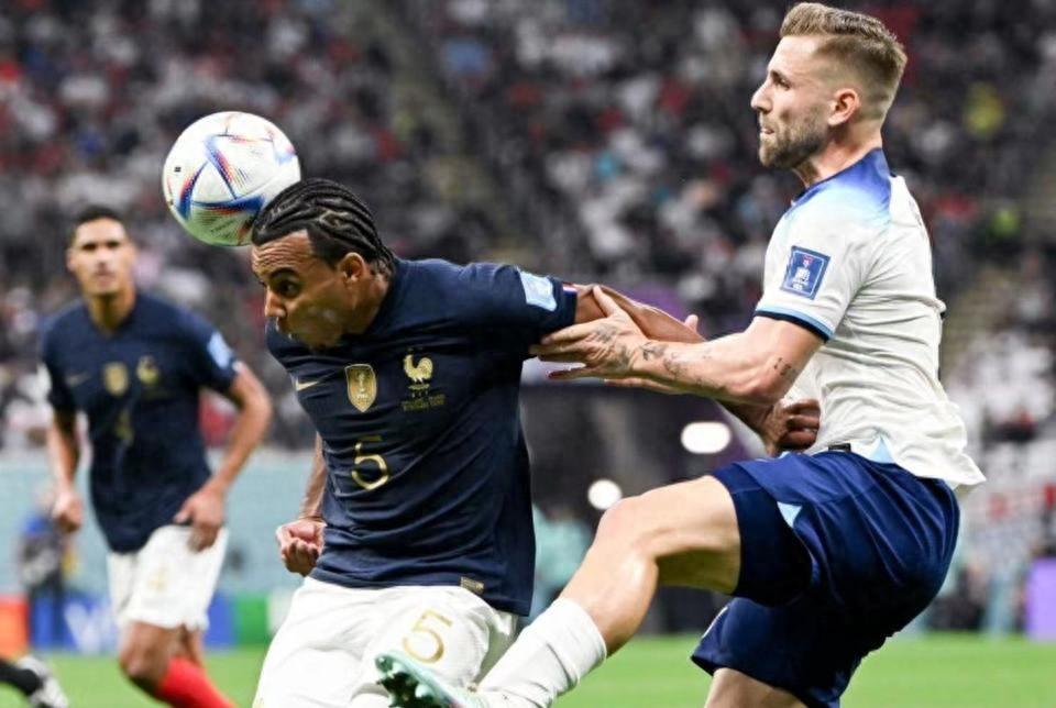 热身赛英格兰队0:1不敌冰岛队，索斯盖特：我们配不上球迷欢送-英格兰最近热身赛