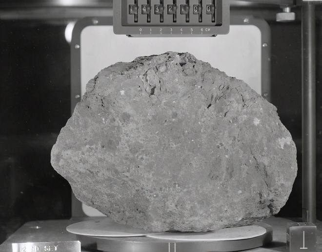 中国将把月壤带回地球，这次的月壤不一般，NASA希望分点样本-中国带回月壤