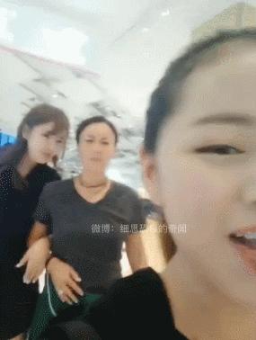 机场踢人，好声音耍大牌，54岁的那英怎么突然性情大变？-那英当众踹人怎么回事