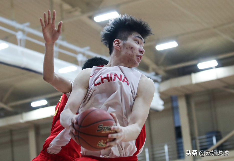 中国男篮国青小将碾压同龄对手，引起姚明关注，或是未来第一中锋-国青男篮最好成绩