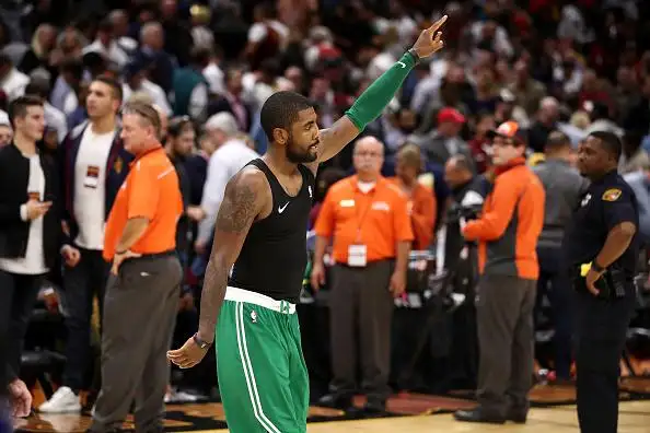 欧文回克城：低调、视频被禁、遭嘘、他很失落-欧文浩