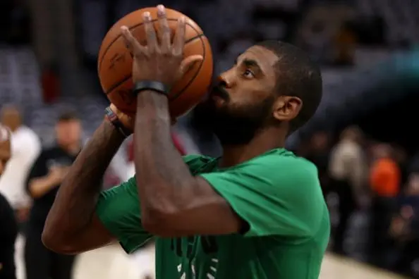 欧文回克城：低调、视频被禁、遭嘘、他很失落-欧文浩