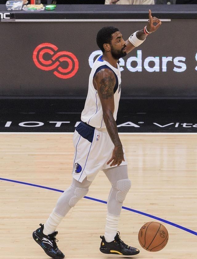 独行侠惨败，欧文回应客场被狂嘘，我以为嘘声会更大，结果太小了-独行侠有多少欧洲球员