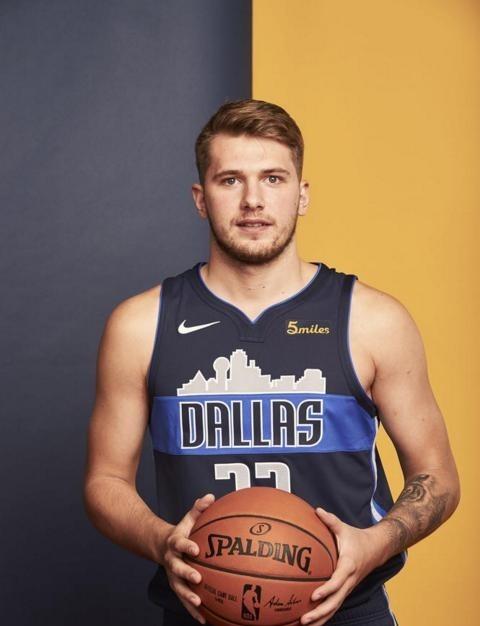 独行侠惨败，欧文回应客场被狂嘘，我以为嘘声会更大，结果太小了-独行侠有多少欧洲球员