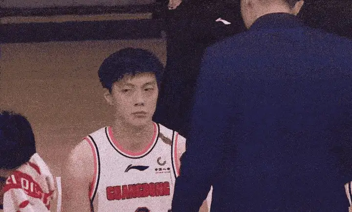 FMVP胡明轩发型凌乱、活似野人，第三阶段等待他的爆发！-胡明轩是mvp吗