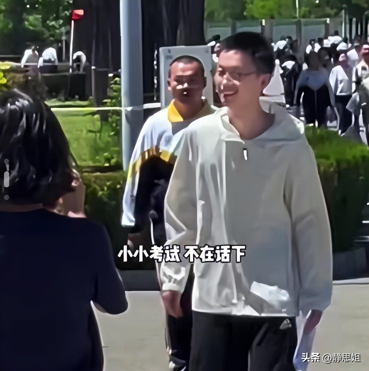 炸裂！高考第一个出考场的学生们！谈论今年题目，25届彻底慌了！-第24次高考