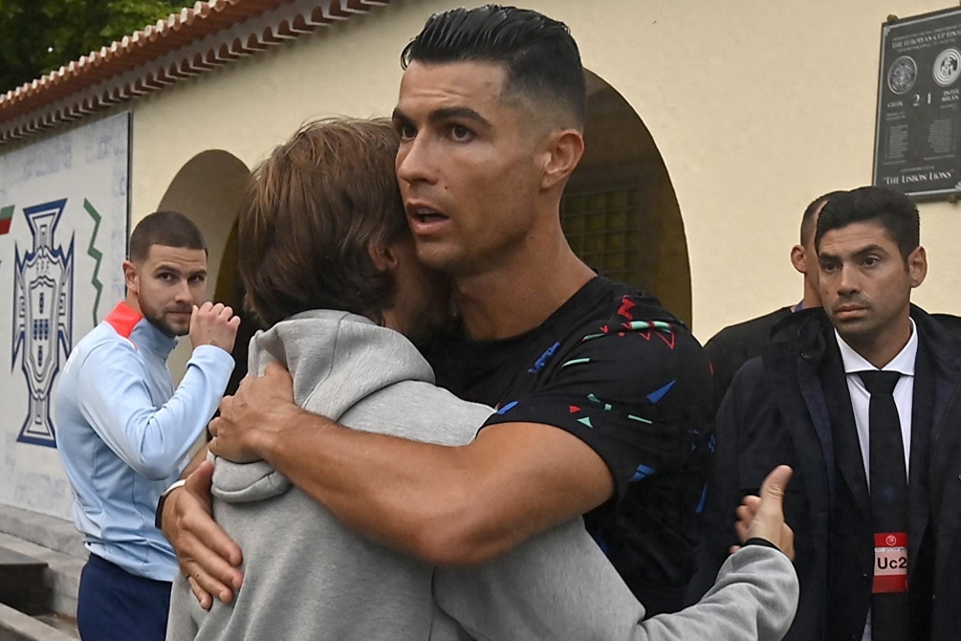 克罗地亚官方晒照致敬C罗&魔笛:无数的冠军、奖项和传奇的表现-克罗地亚足球队员名字