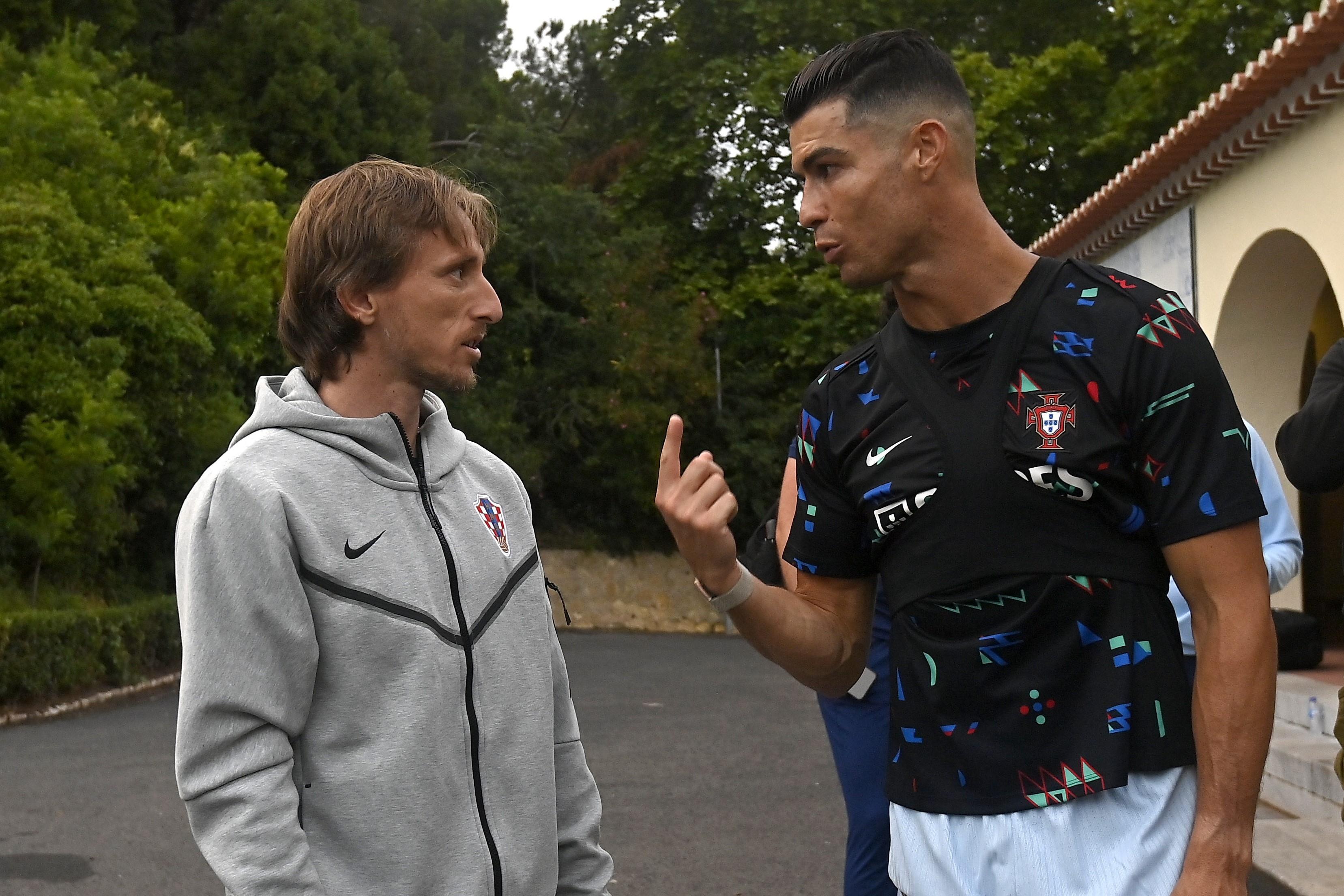 克罗地亚官方晒照致敬C罗&魔笛:无数的冠军、奖项和传奇的表现-克罗地亚足球队员名字