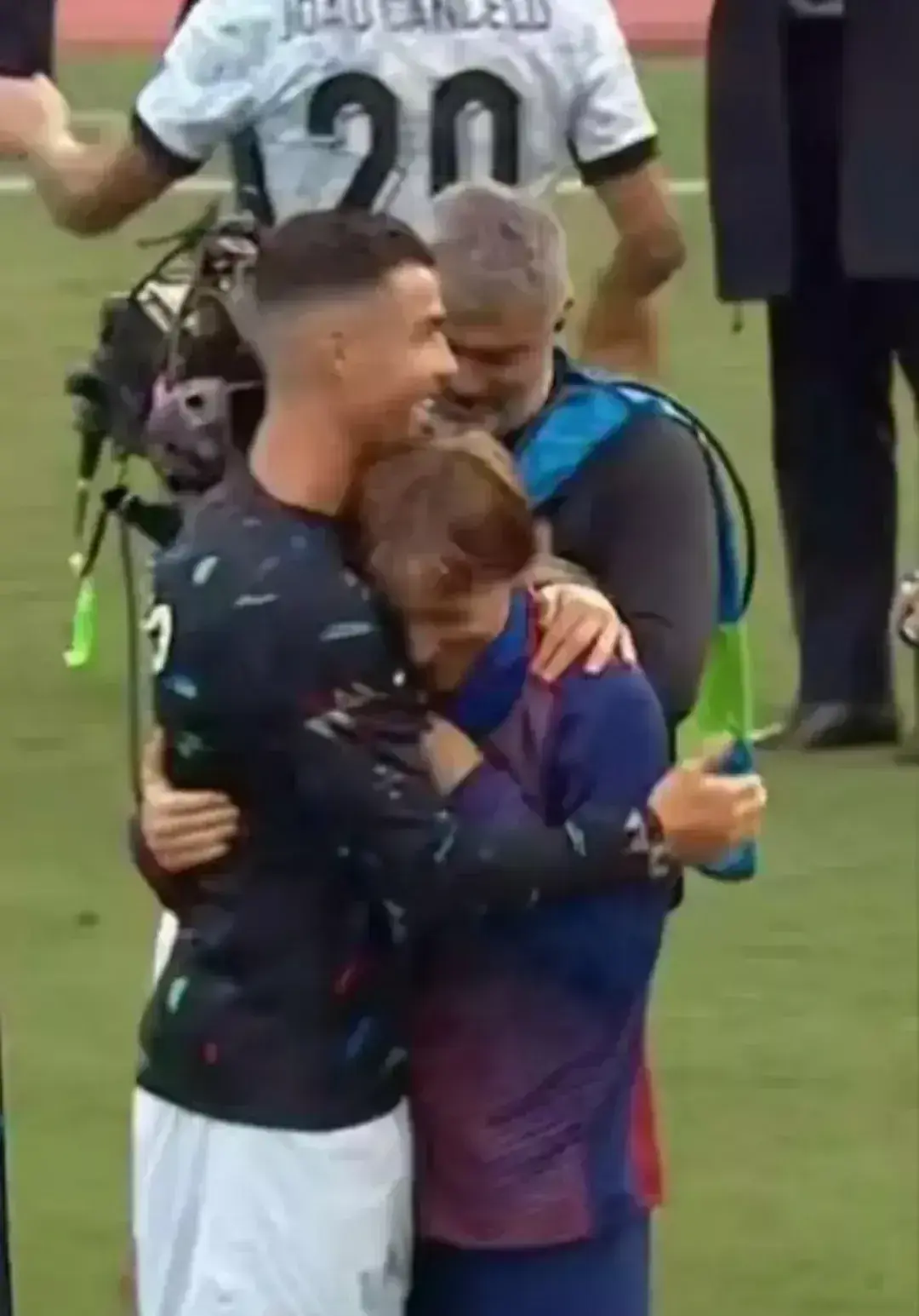 克罗地亚官方晒照致敬C罗&魔笛:无数的冠军、奖项和传奇的表现-克罗地亚足球队员名字