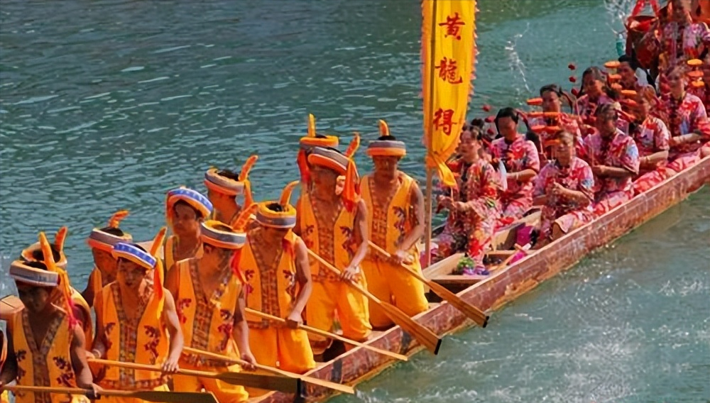 端午将至，江西发公告严禁龙舟挂黑黄旗，挂什么旗都要管图什么？-gmp英语