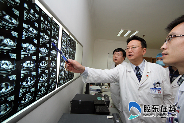 19岁男孩考前突发阑尾炎 医护人员连夜手术护航-男阑尾炎手术的尴尬经历