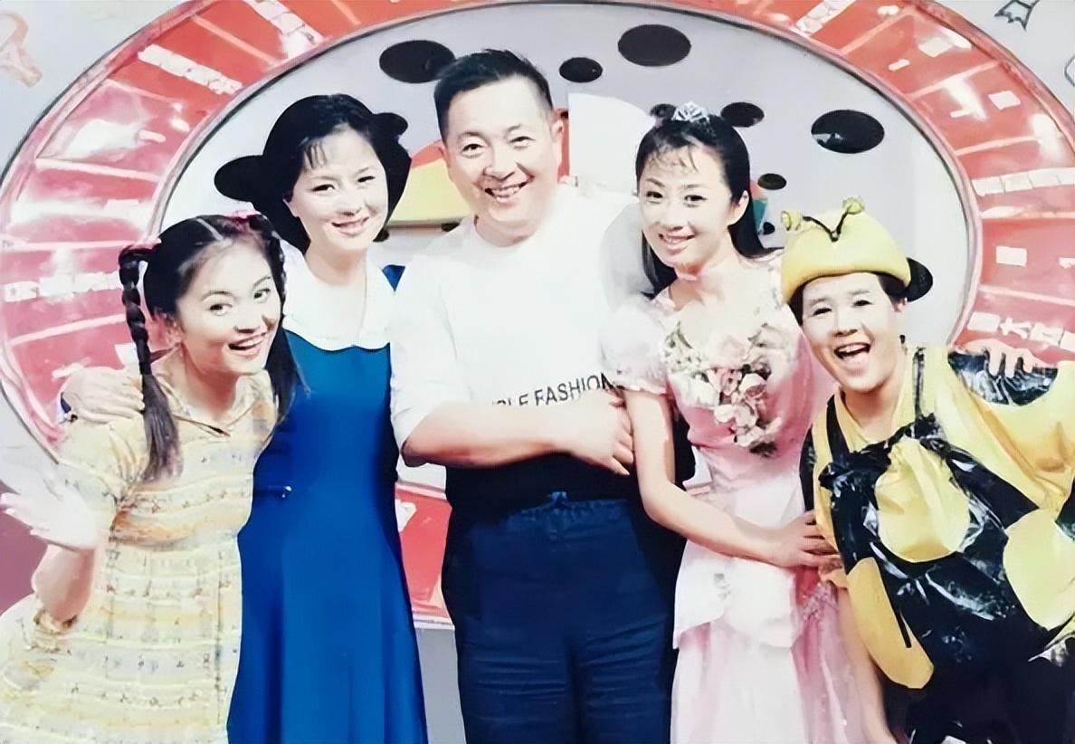 刘纯燕：给外孙办百日宴，CCTV-14全体主持人都来了，竟独缺鞠萍-刘纯燕孩子