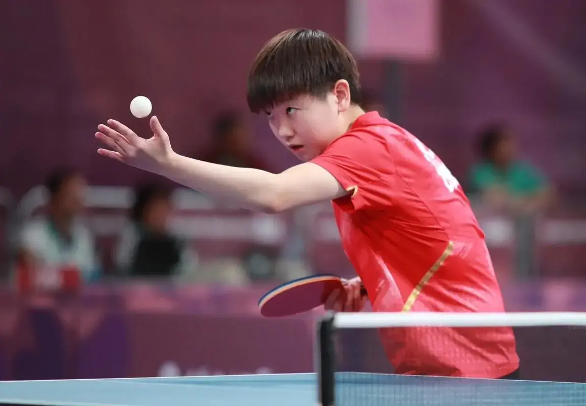 王曼昱粉丝堵马琳要说法，奥运会宣传孙颖莎英语开场白让球迷欢呼-王曼昱孙颖莎参加活动