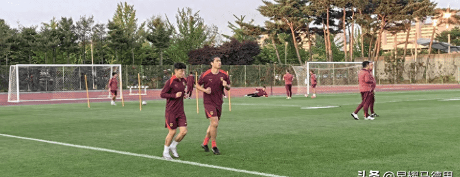 国足抵韩首训：4伤员单练！武磊膝缠绷带令人揪心-国足名单 武磊入选