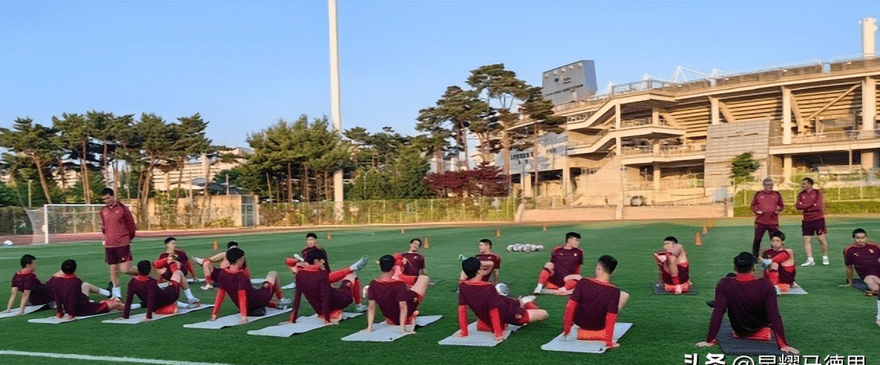 国足抵韩首训：4伤员单练！武磊膝缠绷带令人揪心-国足名单 武磊入选