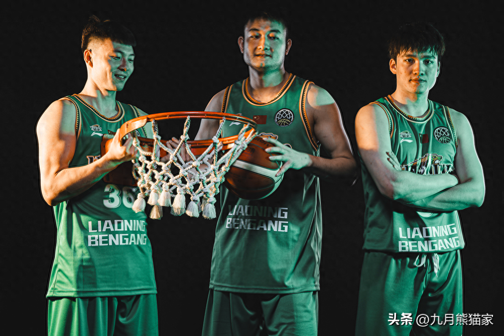 辽篮亚冠定妆照发布，双外援正式亮相，一人获赞真白，力拼开门红-辽篮冠名商