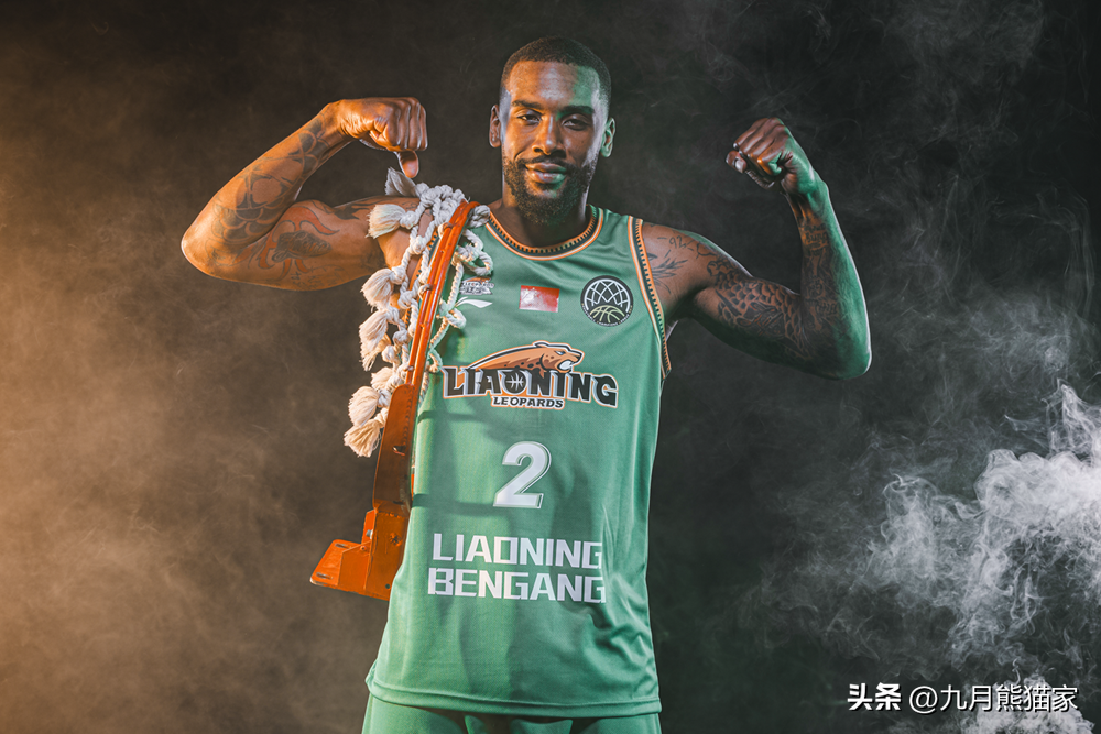 辽篮亚冠定妆照发布，双外援正式亮相，一人获赞真白，力拼开门红-辽篮冠名商