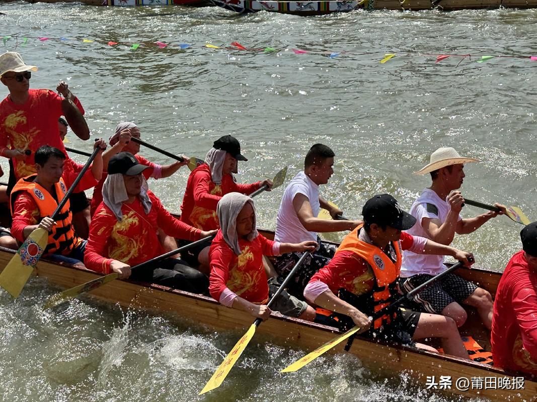 超震撼！百艘龙舟激情竞渡-龙舟竞渡的资料