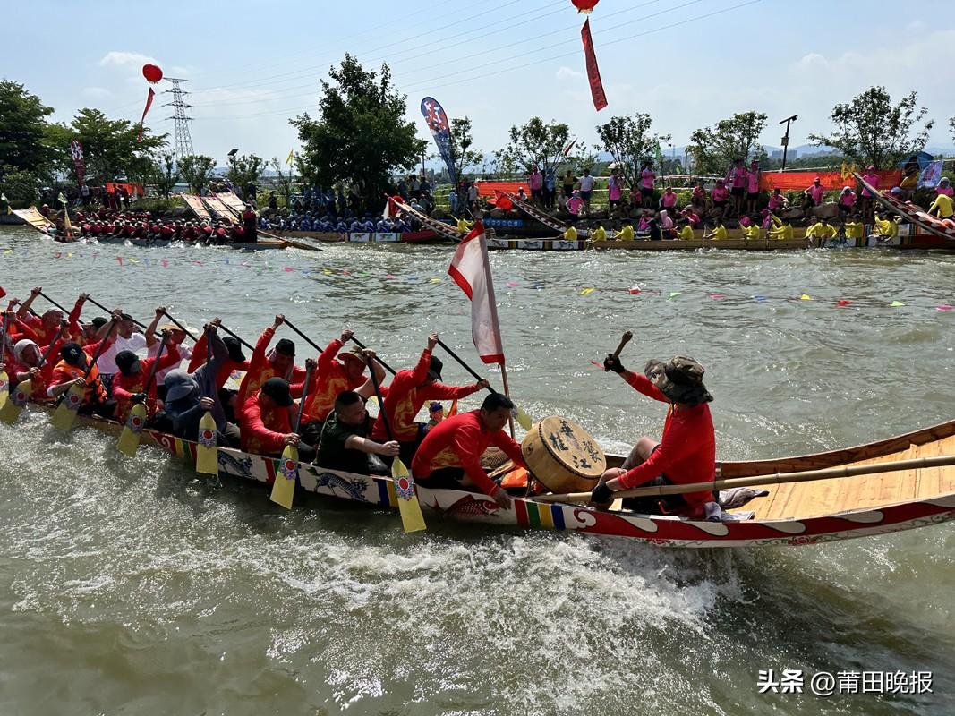 超震撼！百艘龙舟激情竞渡-龙舟竞渡的资料