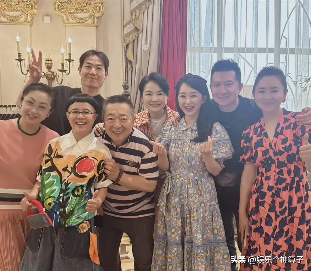 金龟子为外孙举办百日宴，少儿节目主持欢聚一堂，月亮姐姐好漂亮-金龟子主持节目的视频