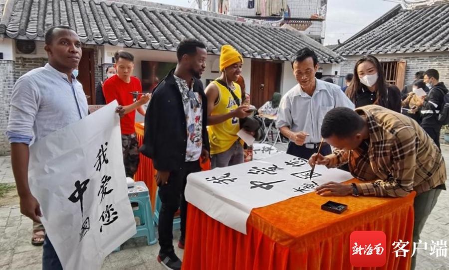 2023三亚国际玫瑰文化节：小康生活成就展举行 用镜头记录三亚这十余年-三亚国际玫瑰园旅游攻略