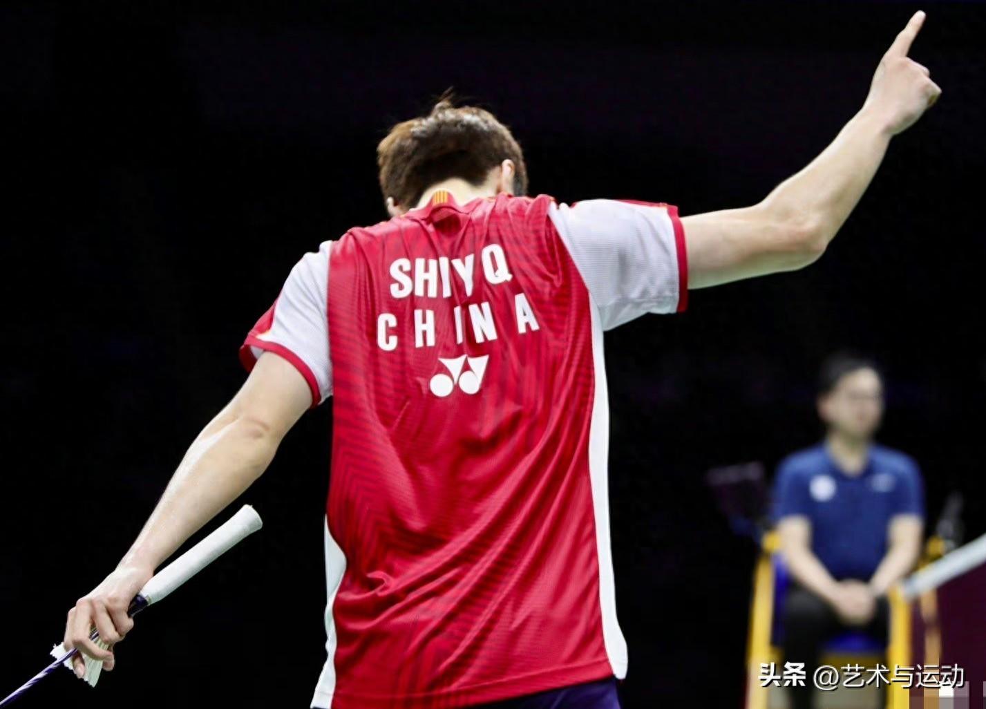 背靠背两连冠！石宇奇复仇丹麦名将登顶 国羽连续两站成最大赢家-羽毛球石宇奇个人资料
