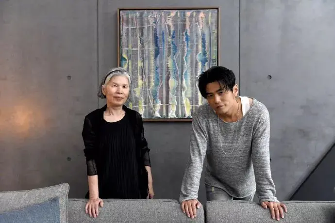 以爱之名 | 明星和妈妈给你9个母亲节送礼灵感-明星母亲节对妈妈说的祝福语有哪些