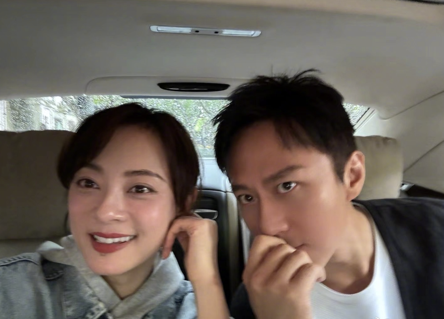 孙俪分享母亲节礼物，12岁儿子高情商回答爸妈掉河里先救谁的难题-孙俪9岁儿子