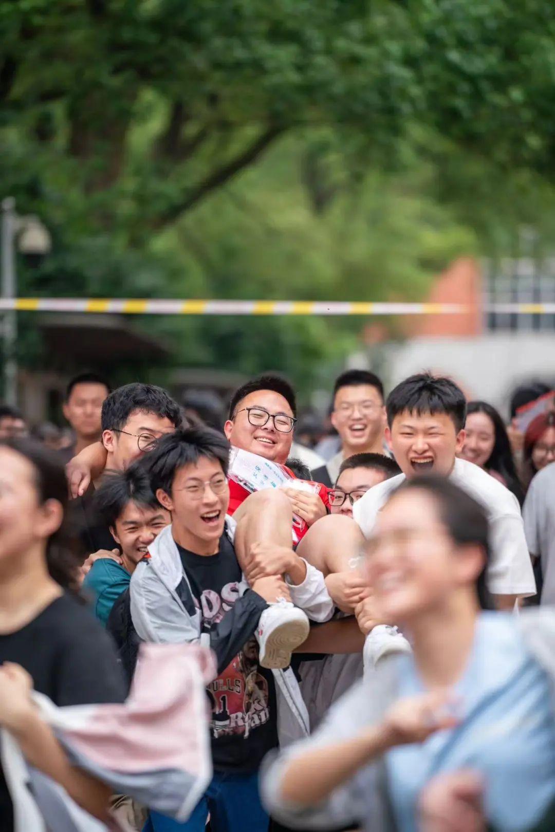 长沙女生高考完激动落泪：再也不会有比读书更简单、只需靠努力的事情了-长沙失踪学生