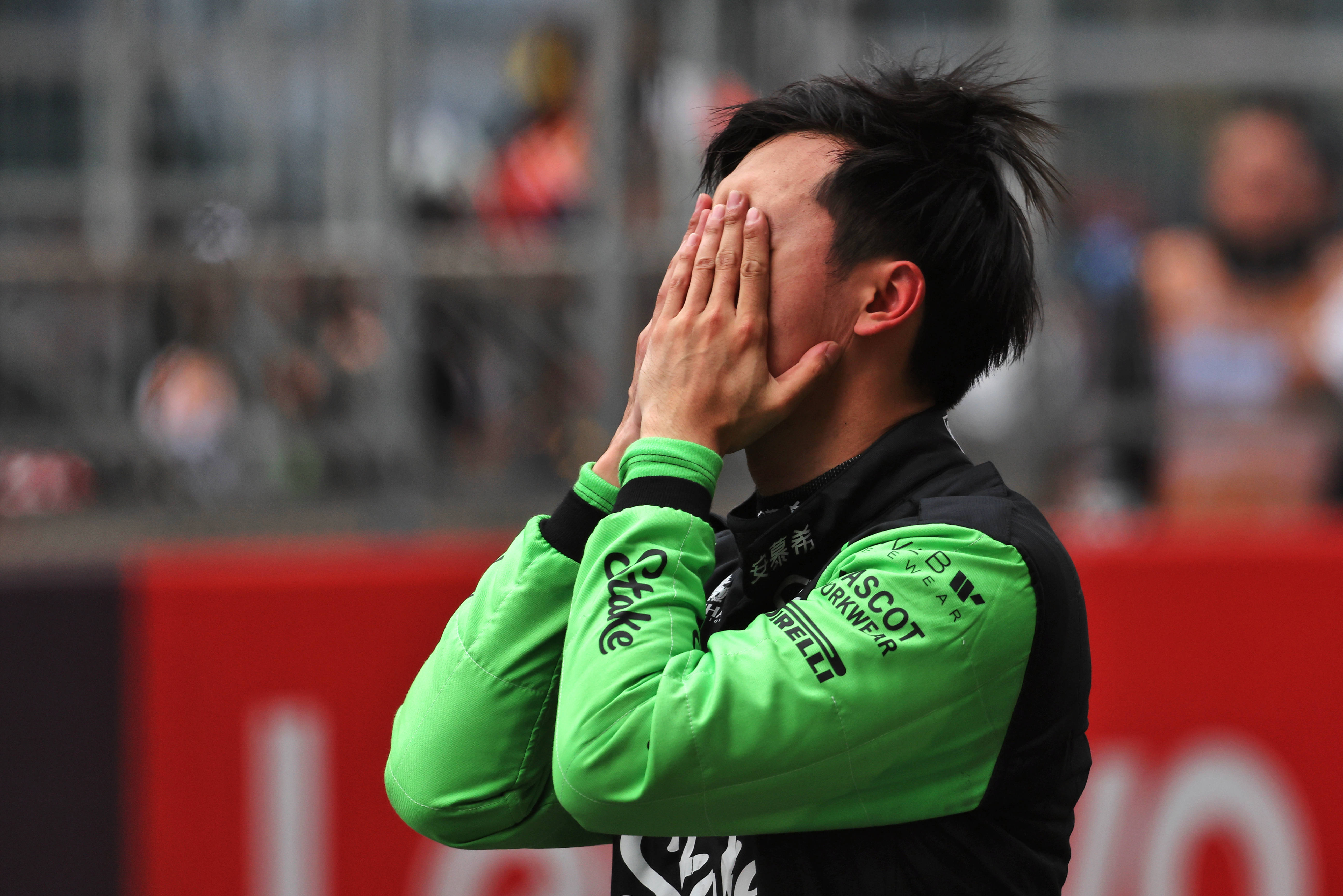 主场完赛后激动落泪，周冠宇：下一次我会比现在更好-周冠宇2021积分