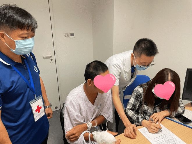 泪目！！福建19岁外卖小哥车祸遇难，他的父母竟然...-福州外卖小哥被打