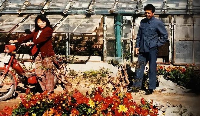 “女老赖”卖盆栽挣300亿，给美国捐款96亿，却在国内欠债200亿-80后女老赖被抓