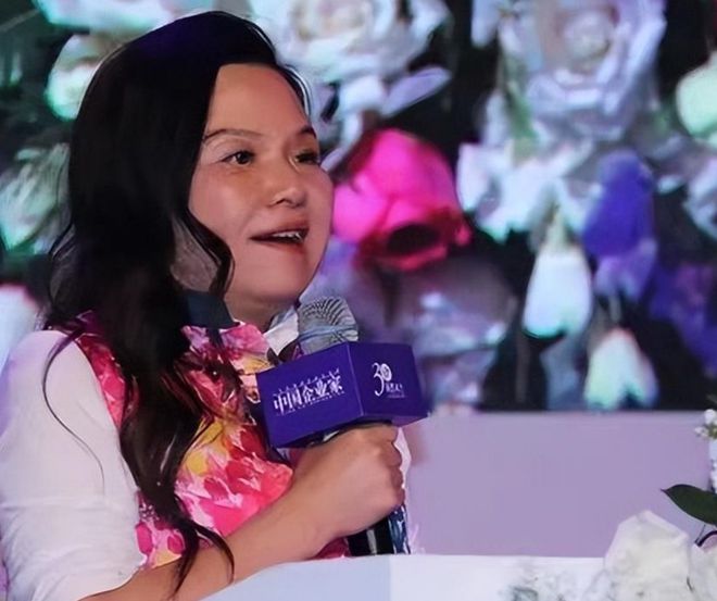 “女老赖”卖盆栽挣300亿，给美国捐款96亿，却在国内欠债200亿-80后女老赖被抓